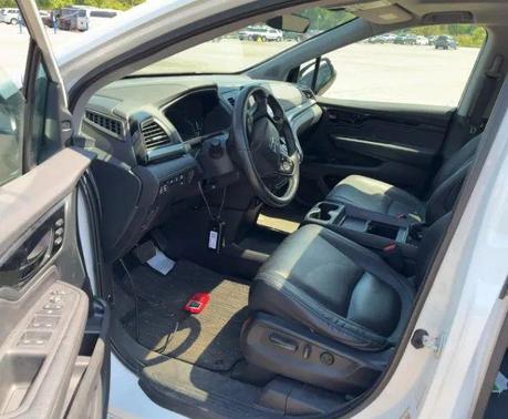 Platinum White Pearl 2024 Honda Odyssey Touring