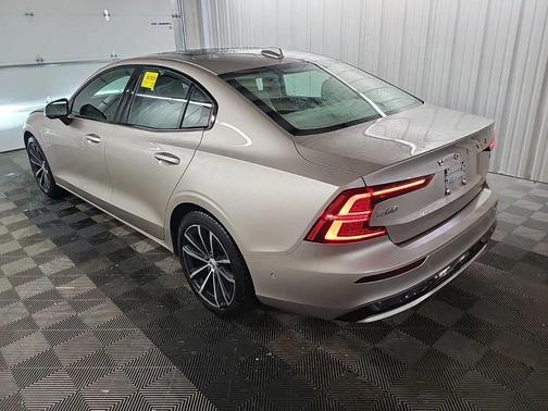 Gray 2023 Volvo S60 Recharge Plug-In Hybrid T8 Plus Dark Theme