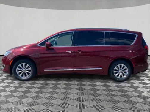 2018 Chrysler Pacifica Touring-L