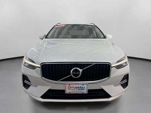 2022 Volvo XC60 B5 Momentum