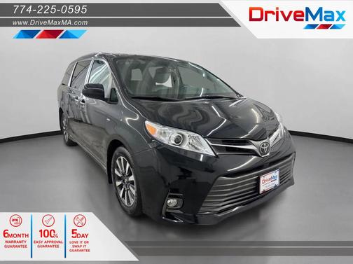 Midnight Black Metallic 2018 Toyota Sienna XLE