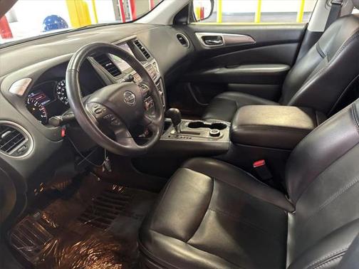2019 Nissan Pathfinder SL