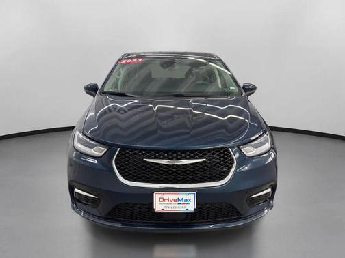 Fathom Blue Pearlcoat 2023 Chrysler Pacifica Touring L