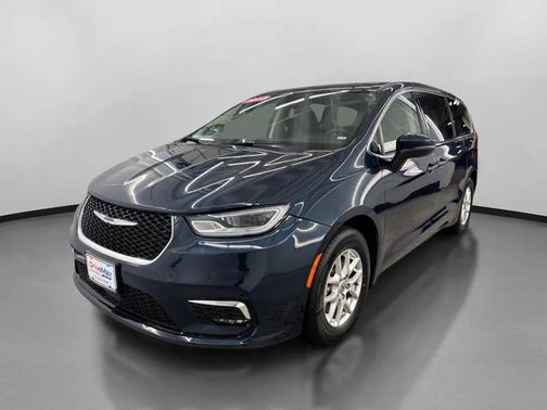 Fathom Blue Pearlcoat 2023 Chrysler Pacifica Touring L