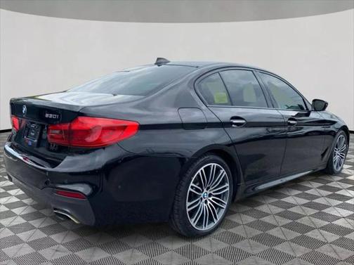 2017 BMW 530 530i