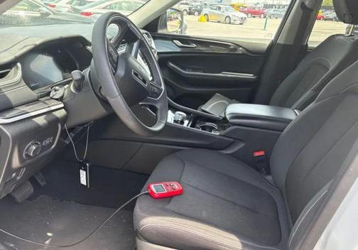 Bright White Clearcoat 2023 Jeep Grand Cherokee L Laredo