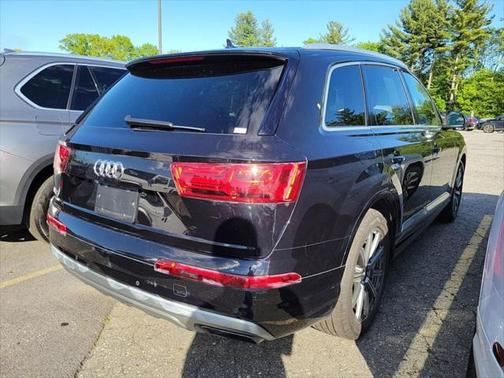 2019 Audi Q7 55 Premium Plus
