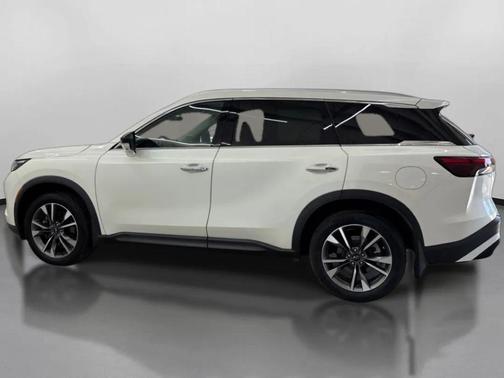 Majestic White 2023 INFINITI QX60 Luxe