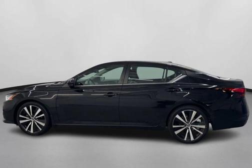 2021 Nissan Altima SR FWD