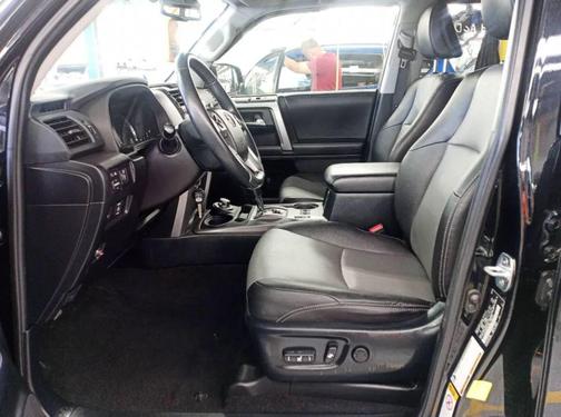 Midnight Black Metallic 2018 Toyota 4Runner SR5 Premium