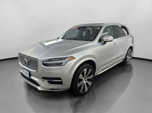Bright Silver Metallic 2022 Volvo XC90 T6 Inscription