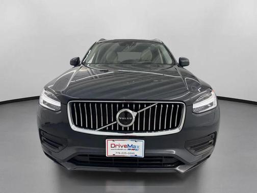 2021 Volvo XC90 T6 Momentum