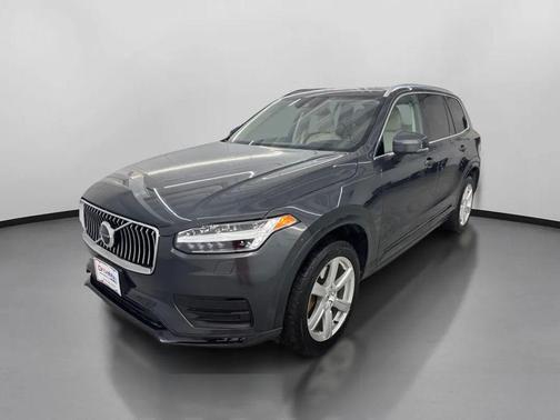 2021 Volvo XC90 T6 Momentum