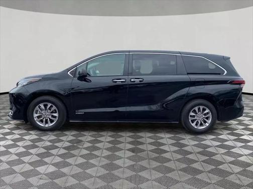 2021 Toyota Sienna XLE 7 Passenger