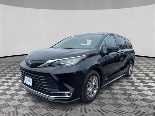 2021 Toyota Sienna XLE 7 Passenger