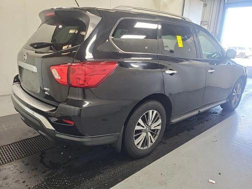 2018 Nissan Pathfinder SL