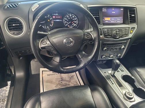 2018 Nissan Pathfinder SL
