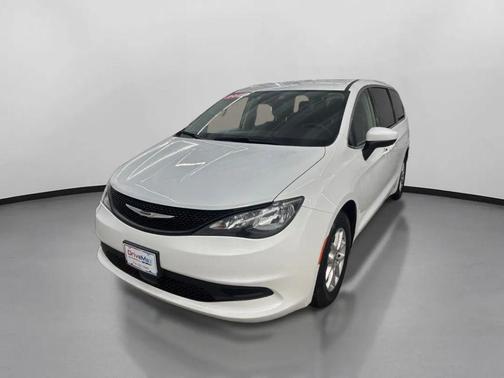 Bright White Clearcoat 2023 Chrysler Voyager LX