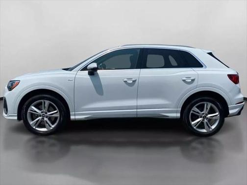 2022 Audi Q3 45 S line Premium