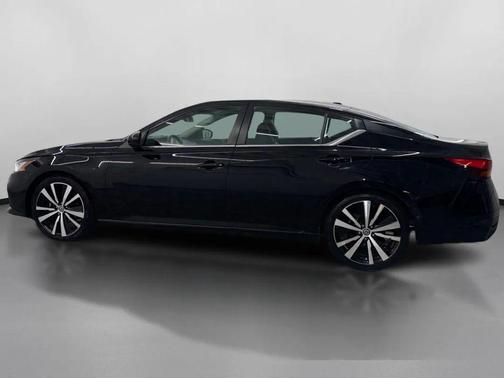 2020 Nissan Altima SR FWD