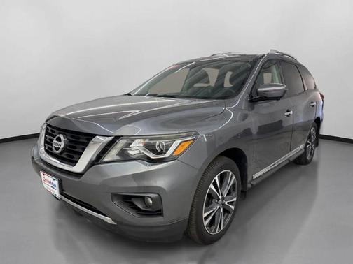 Gray 2017 Nissan Pathfinder Platinum