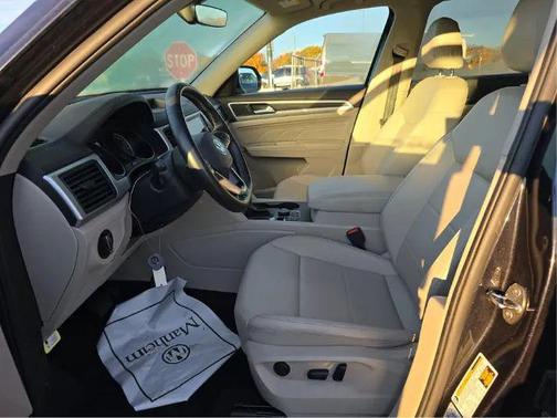 2021 Volkswagen Atlas 3.6L V6 SE w/Technology