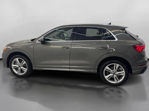 2021 Audi Q3 45 S line Premium