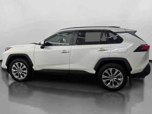 Blizzard Pearl 2021 Toyota RAV4 XLE Premium