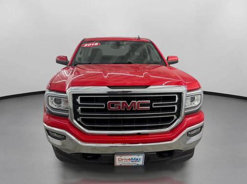 Red 2018 GMC Sierra 1500 SLE