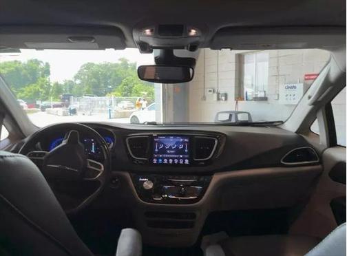 2020 Chrysler Pacifica Touring-L Plus