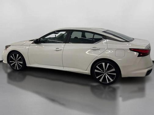 2020 Nissan Altima SR FWD