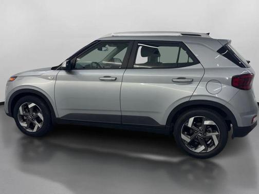 2021 Hyundai VENUE SEL