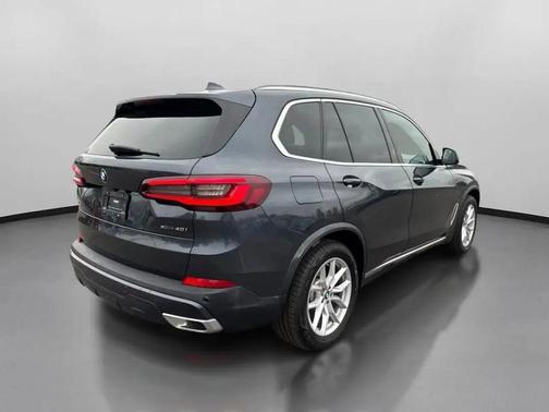 Gray 2022 BMW X5 xDrive40i