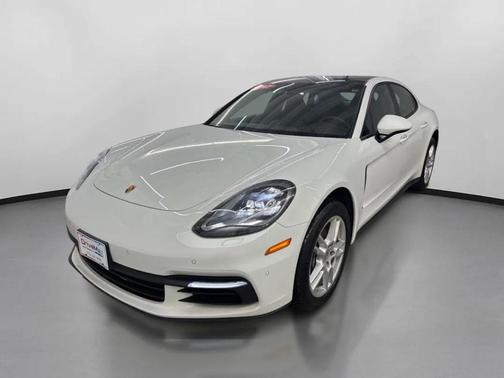 2017 Porsche Panamera 4