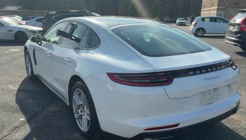 2017 Porsche Panamera 4