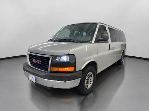 2008 GMC Savana 3500 LS Extended Wagon