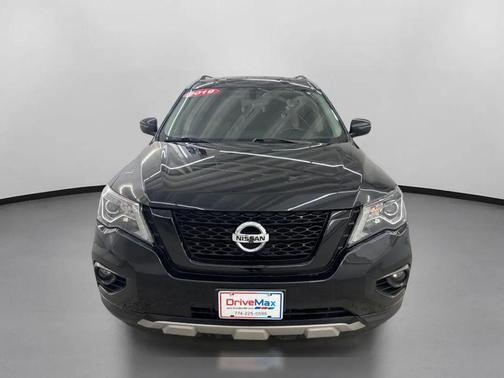 Magnetic Black Pearl 2019 Nissan Pathfinder SV