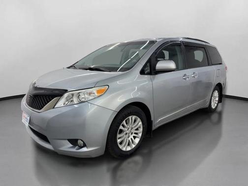 2014 Toyota Sienna XLE