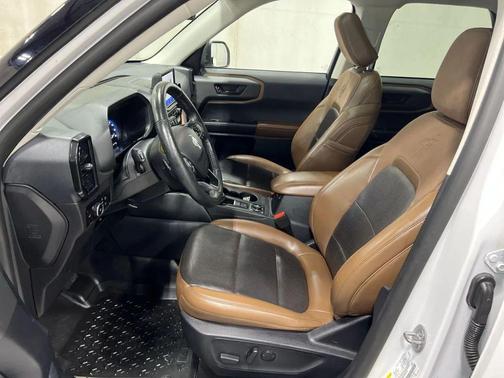 Oxford White 2023 Ford Bronco Sport Badlands
