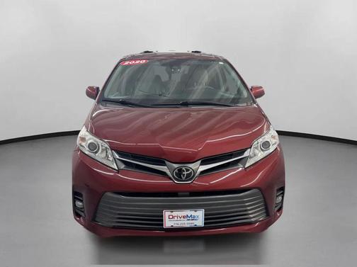 2020 Toyota Sienna XLE
