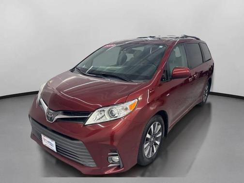 2020 Toyota Sienna XLE