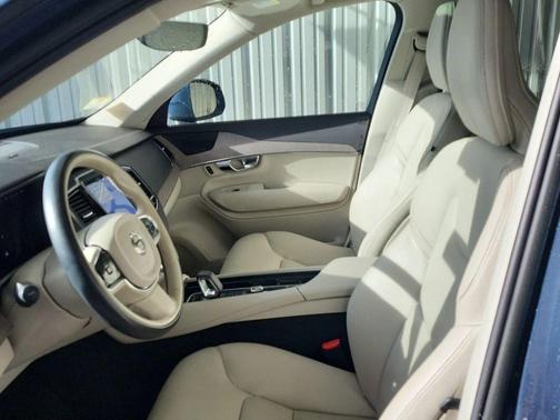 2023 Volvo XC90 B6 Plus 7-Seater