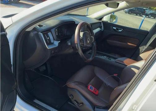 2018 Volvo XC60 T6 Momentum