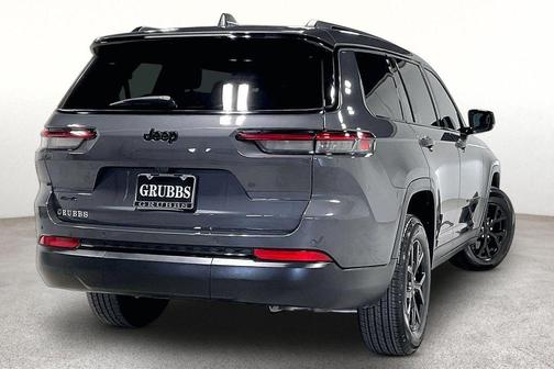 Baltic Gray Metallic Clearcoat 2025 Jeep Grand Cherokee L Altitude
