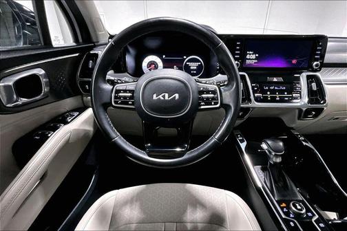 Glacial White Pearl 2023 Kia Sorento SX