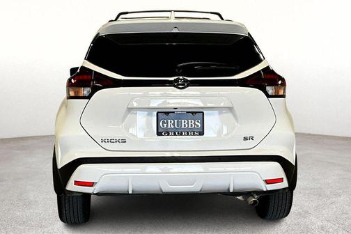 2021 Nissan Kicks SR