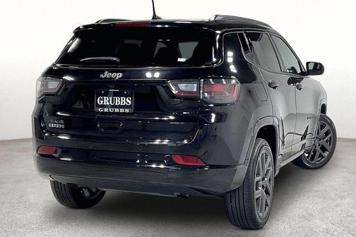 Diamond Black Crystal Pearlcoat 2024 Jeep Compass Limited