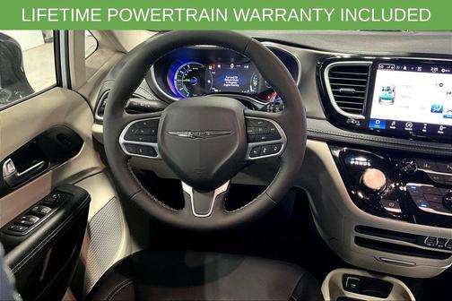 2024 Chrysler Pacifica Hybrid Select
