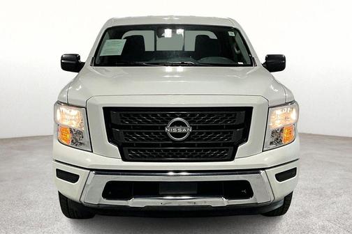 2023 Nissan Titan SV
