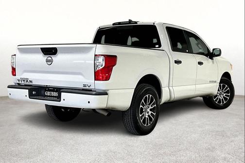 2023 Nissan Titan SV